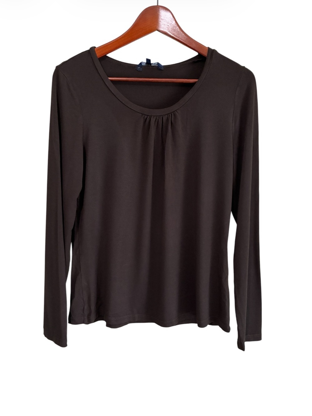 Reitmans Women's Brown Gathered Neck Long Sleeve Tee Top Size Medium